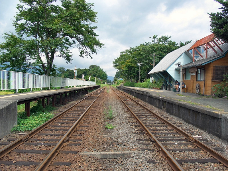 Nakamatsu_Station_2.jpg