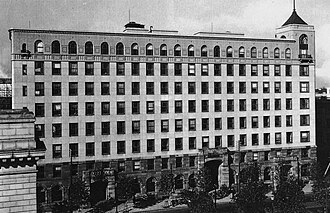 마루노우치 야에스.jpg