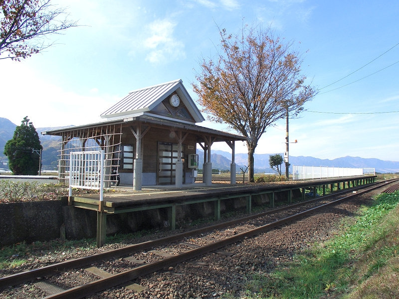 Miharashidai_Station_2.jpg