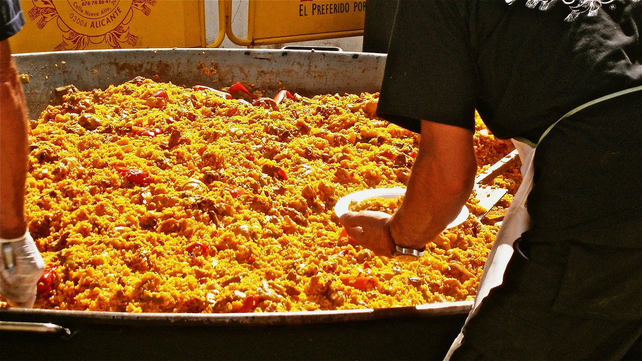 paella pan grande.jpg