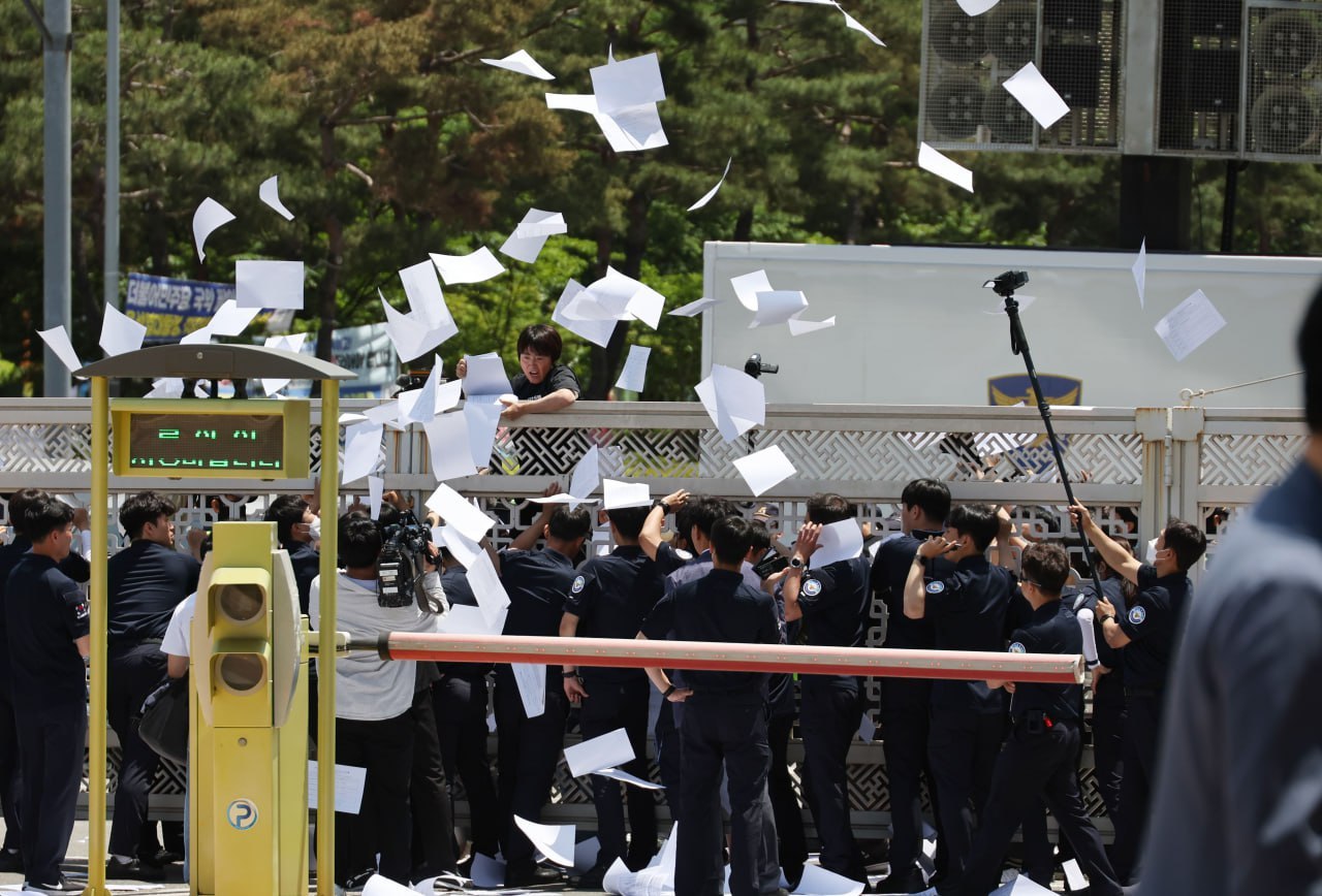 photo_2023-05-24_10-57-48 책 표지.jpg