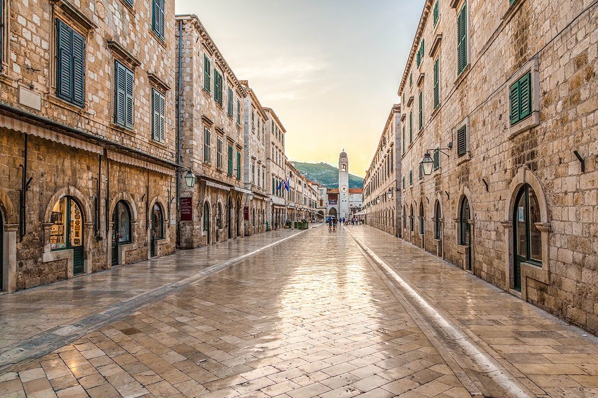Things-to-do-in-Dubrovnik-Stradun-street-in-old-town.jpg