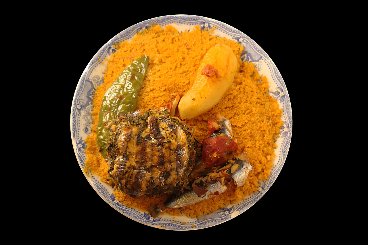 Couscous_à_la_sardine,_osbane,_Tunisie_2013.jpg
