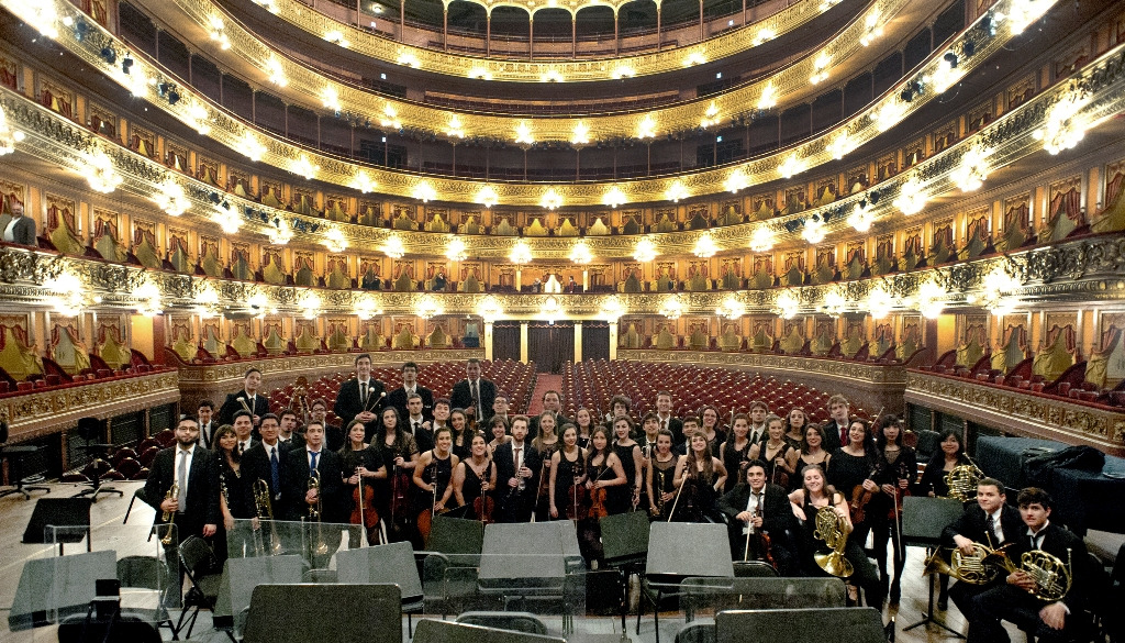 Foto-Orquesta-Academica-del-Instituto-Superior-de-Arte-del-Teatro-Colon-c-Arnaldo-Colombaroli-3.jpg