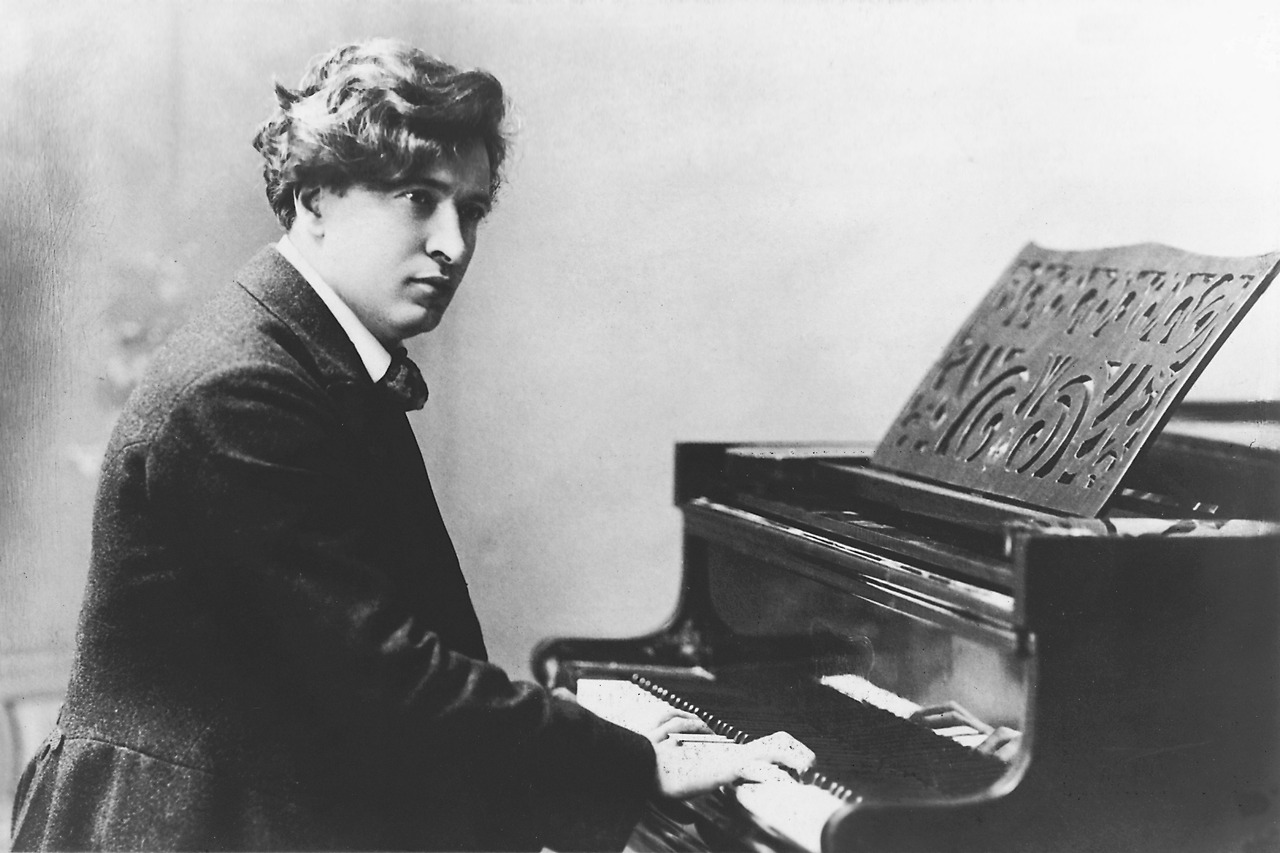 Ferruccio_Busoni%2C_ca_1895.jpg