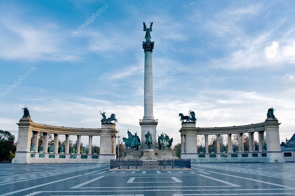 depositphotos_31060835-stock-photo-heroes-square-in-budapest.jpg