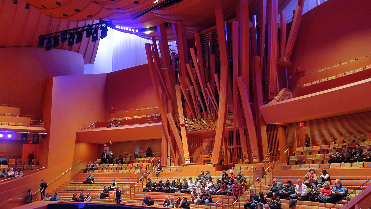 walt-disney-concert-hall-frank-gehry_dezeen_2364_col_05.jpg