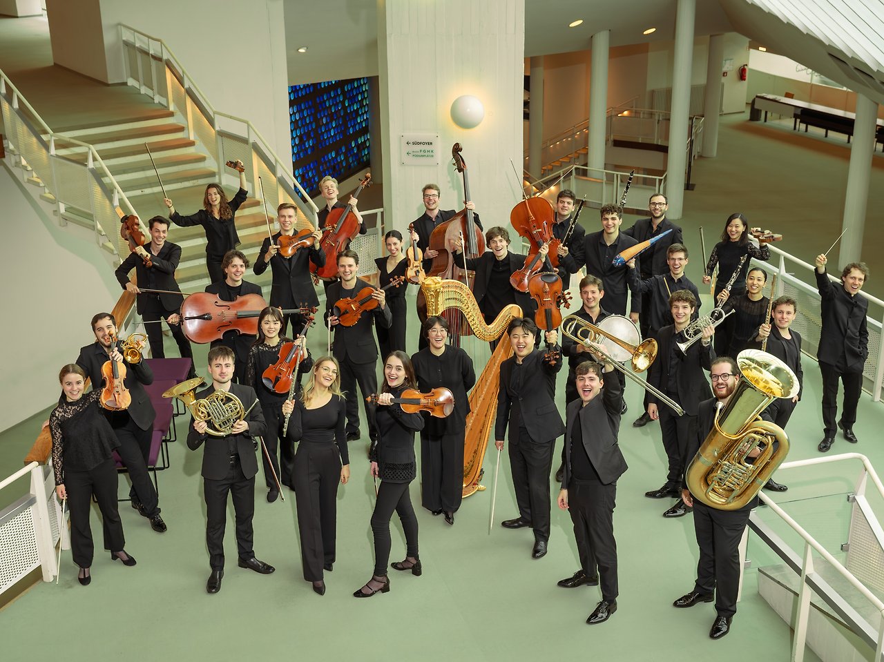csm_Karajan_akademie_Gruppenbild2023_24_c_Peter_adamik_21059e2442.jpg
