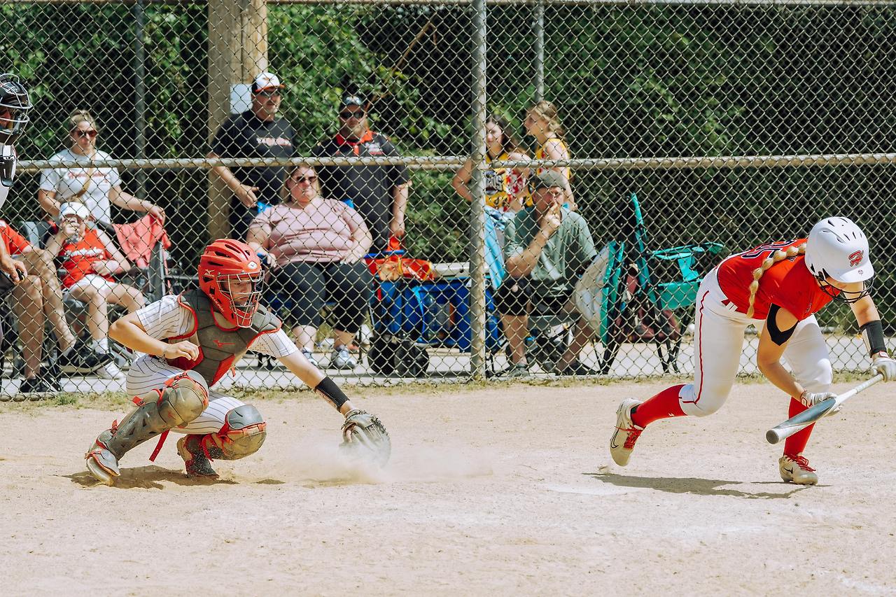 포수가 바운드로 공을 잡았을 때.jpg