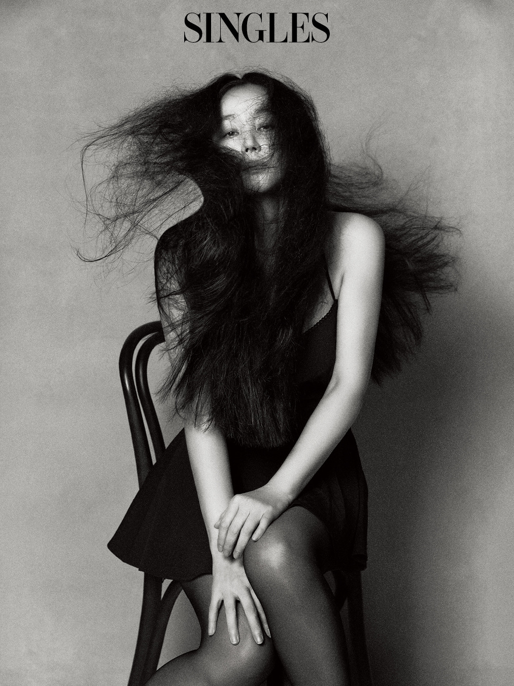 595412626_[싱글즈 10월호] 김성령 보도자료 이미지 (3).jpg