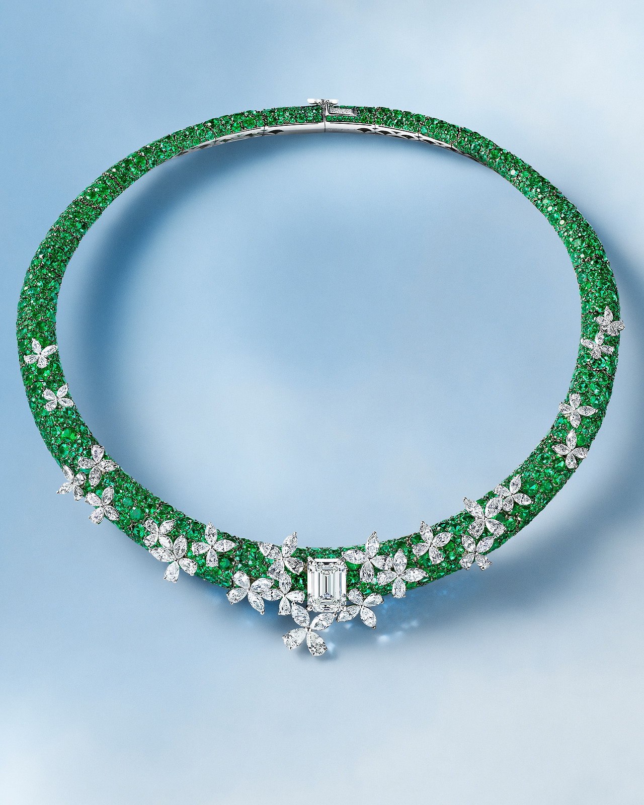 965095817_Graff Butterfly High Jewellery_Emerald_4x5 (1).jpg