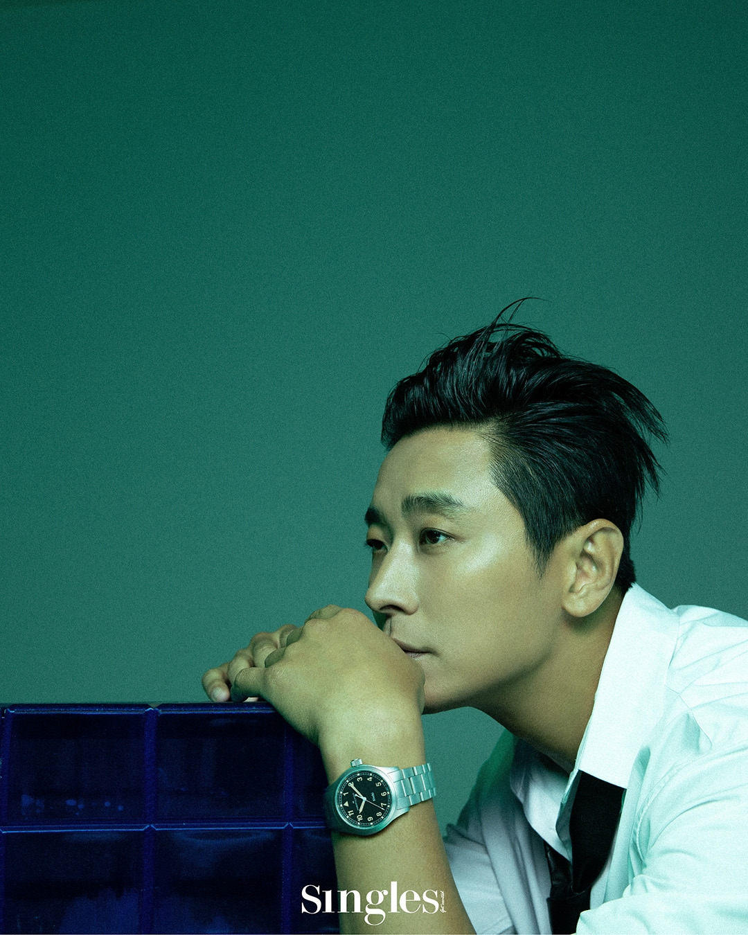 122172265_[싱글즈 4월 호] 주지훈 보도자료 이미지(2).jpg