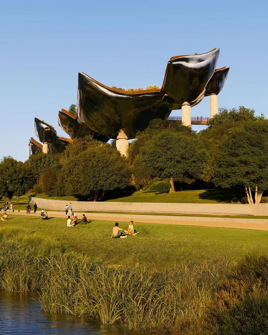 Heatherwick_Studio_is_transforming_an_artificial_island_on_the_Han_River_in_ (2).jpg