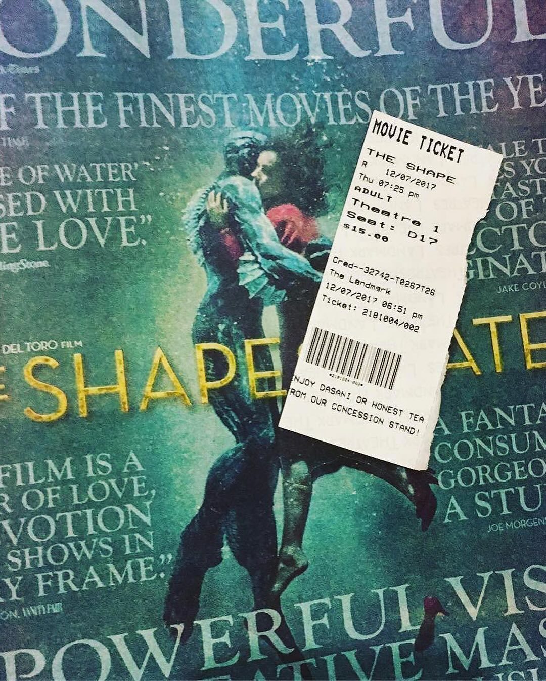 ‘미드나잇 인 파리’, ‘500일의 썸머’까지… �#로맨스 #영화 재개봉이 이어지고 있는 요즘! 특히 다가오는 봄엔 로맨스만한 장르가 없죠. 그래서 슬쩍 풀어봅니다, 재개봉 강력 추진하고 싶은 로맨스 영화!!� 셰이프 오브 워터물이 어디에 담기는지에 따라 모양이 변하지만 본질이 변하지 않는 것처럼, 사랑 역시 저마다 다른 형태를 띄고 있음을 아름답게 보여주는 영화. 우주  (1).jpg
