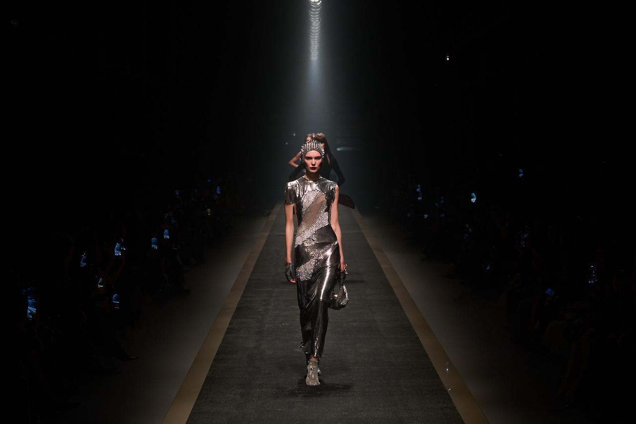 647504367_Versace F25 072.jpg