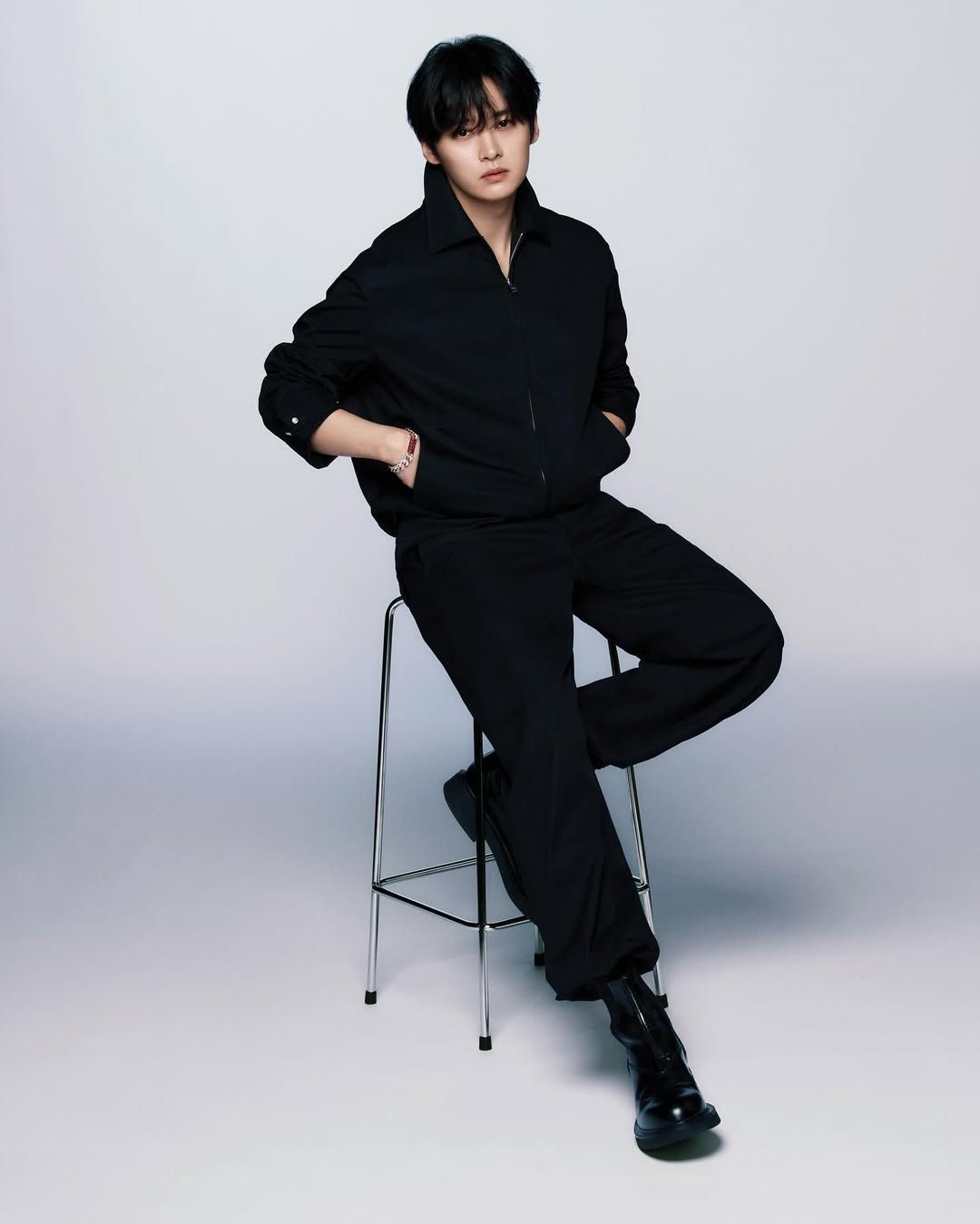 “It’s a great honor to be part of Gucci’s visionary journey of creativity.” Lee Know, Global Brand Ambassador  Known for his fresh energy and artistic versatility, the newly appointed Global Brand Ambassador emb (1).jpg