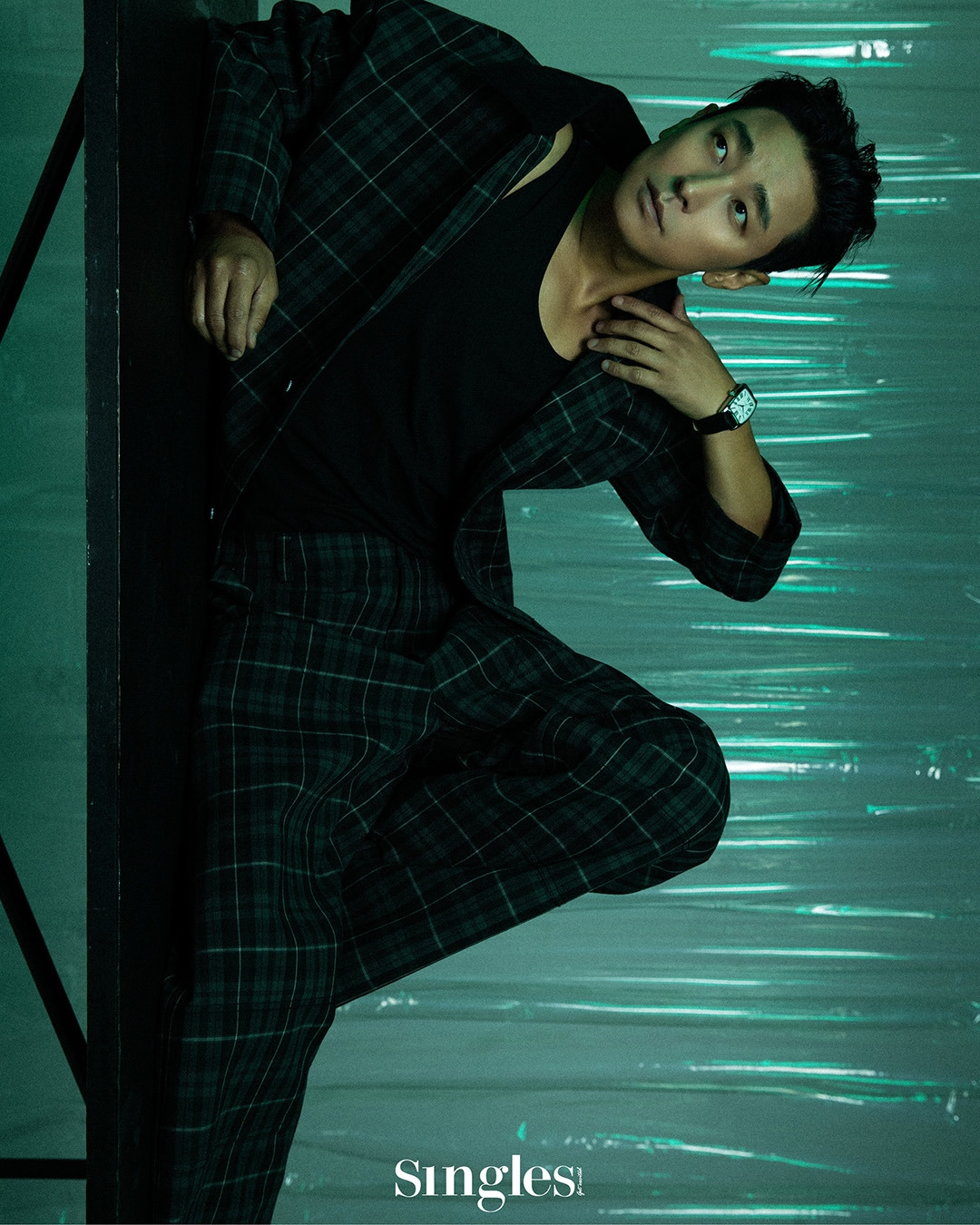 736344656_[싱글즈 4월 호] 주지훈 보도자료 이미지(1).jpg