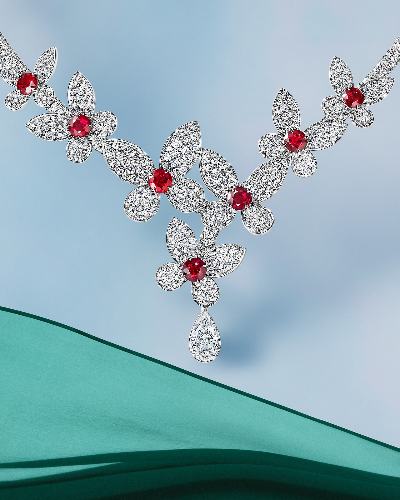 457630530_Graff Butterfly High Jewellery_Ruby_4x5.jpg