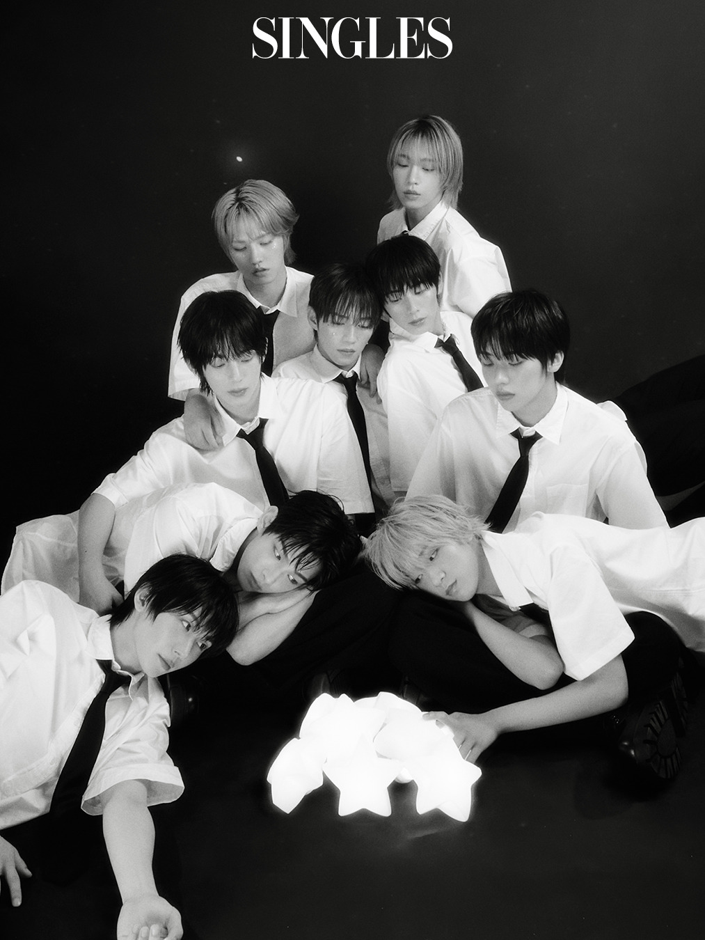 183875456_[싱글즈 8월호] AHOF(아홉) 보도자료 이미지 (1).jpg