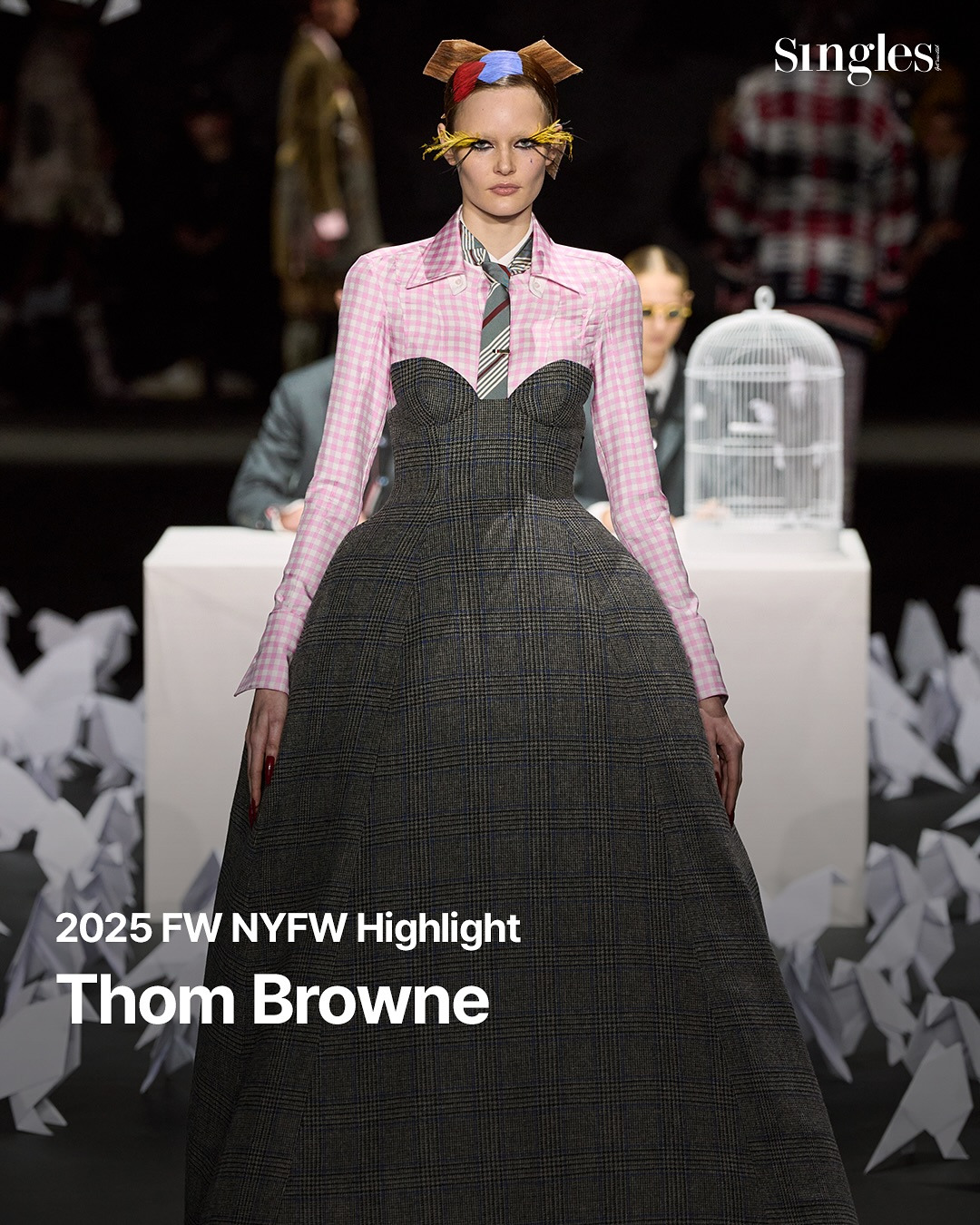 2025 F-W 패션위크의 막이 올랐습니다. 현재 패션계의 수많은 인사이동이 이어지는 가운데, 캘빈 클라인의 복귀 쇼, 처음으로 컬렉션을 선보이지 않은 프로엔자 스쿨러 등 공식 스케줄이 나온 후부터 화제를 모았는데요. 패션위크의 첫 번째 도시인 뉴욕의 하이라이트이자, 이번 시즌 가장 뜨거운 반응을 불러일으킨 네 개의 쇼를 소개합니다.   Calvin Klein(@calvink (2).jpg