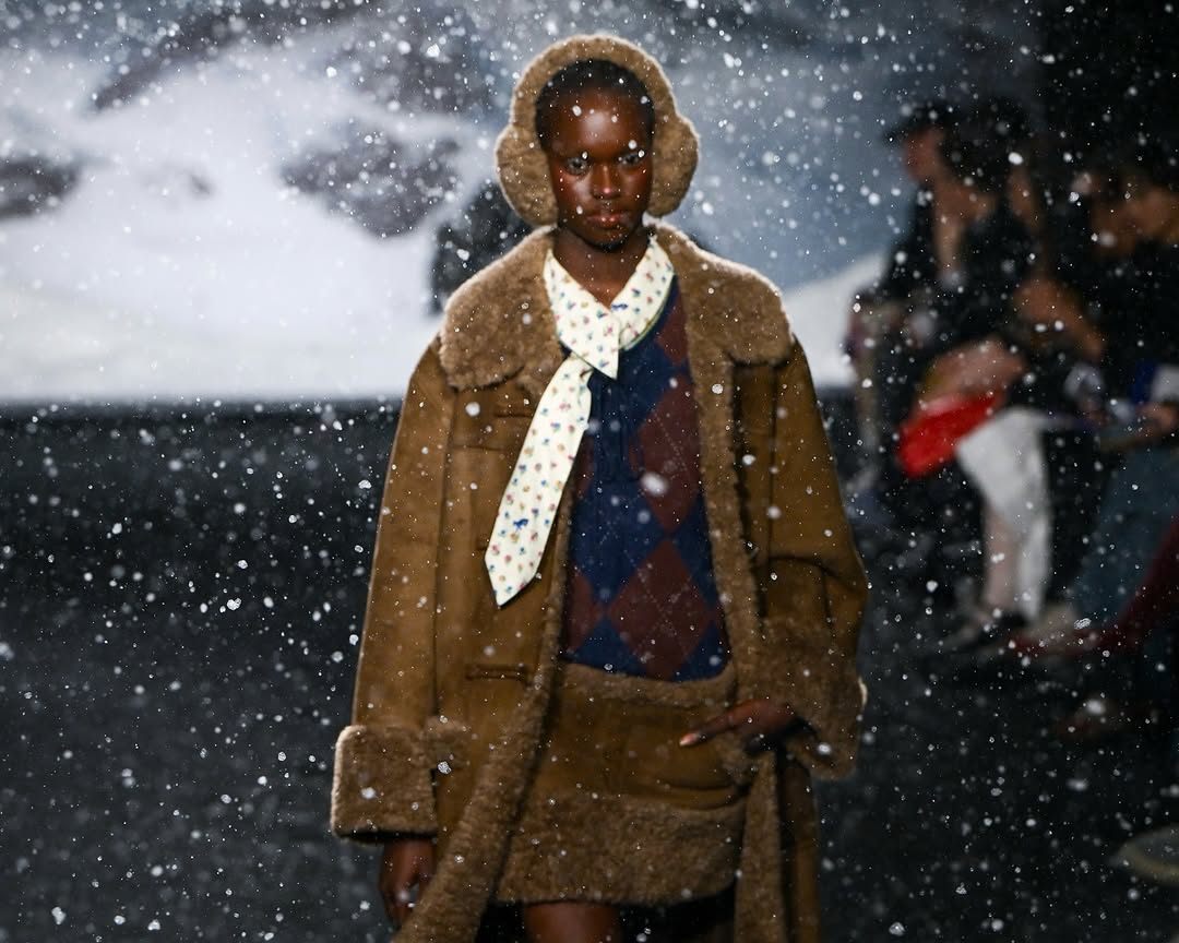 WMWM  Autumn Winter 2025「The Alpine Thesis」Styling @liuxiao0122Hair @xuyouhuaMake-up @valentina1121li Casting @vinnielooo Set design- zucchini & ku @fufushanghai Photo 真理#WMWM#WMWMstudios (2).jpg