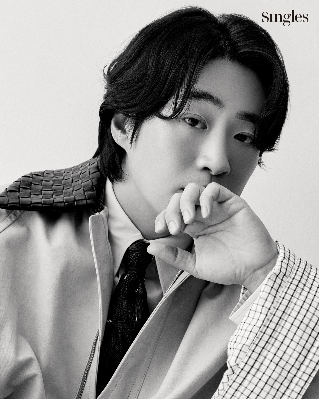 1139758562_[싱글즈 6월 호] 안재홍 보도자료 이미지 (3).jpg