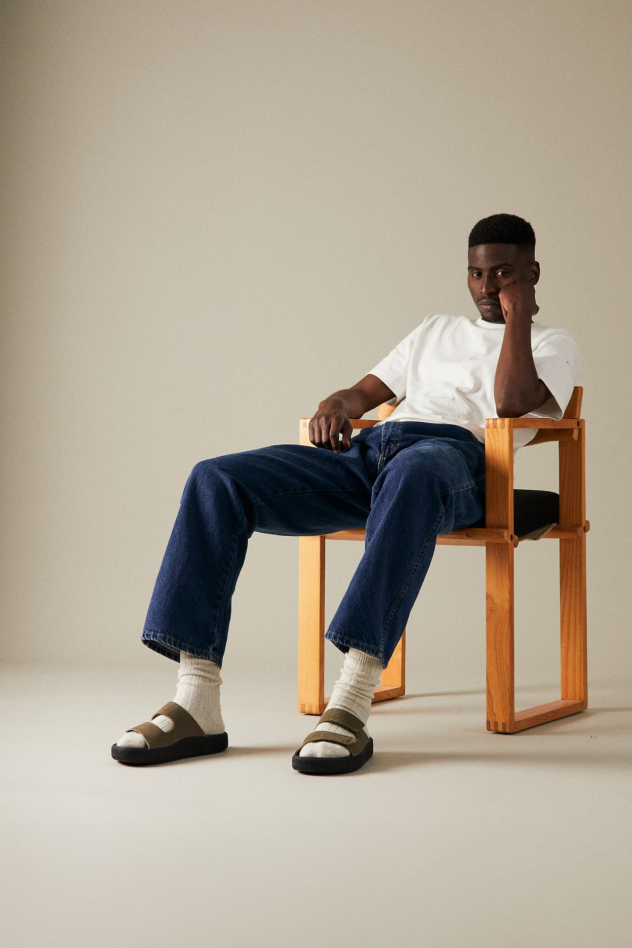 1601767061_[M PUBLIC] 프랑스 스니커즈 브랜드 베자(VEJA), 첫 샌들 ‘Etna’ 출시 (2).jpg