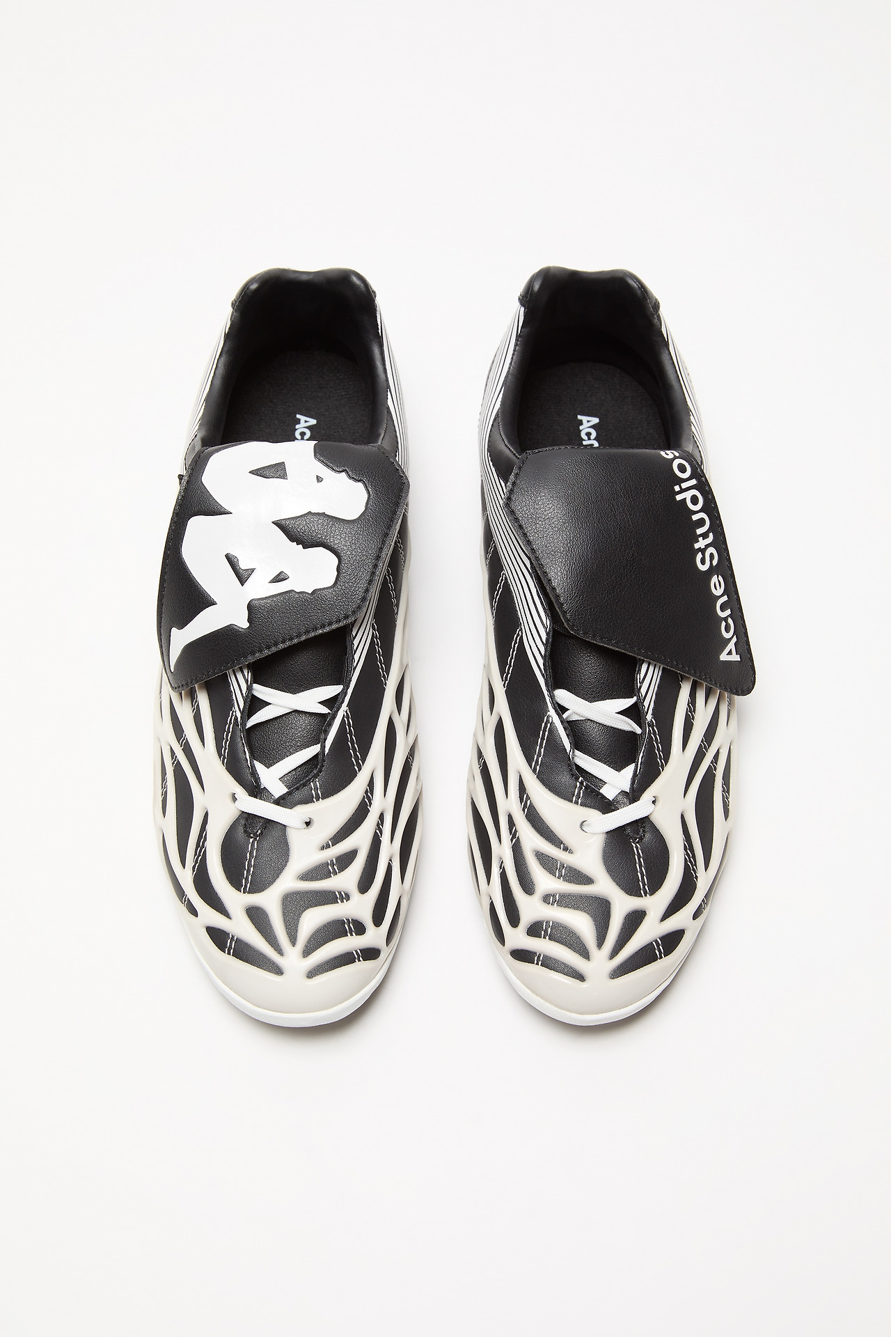 519626498_Acne Studios_Kappa_Model Shot_7.jpg