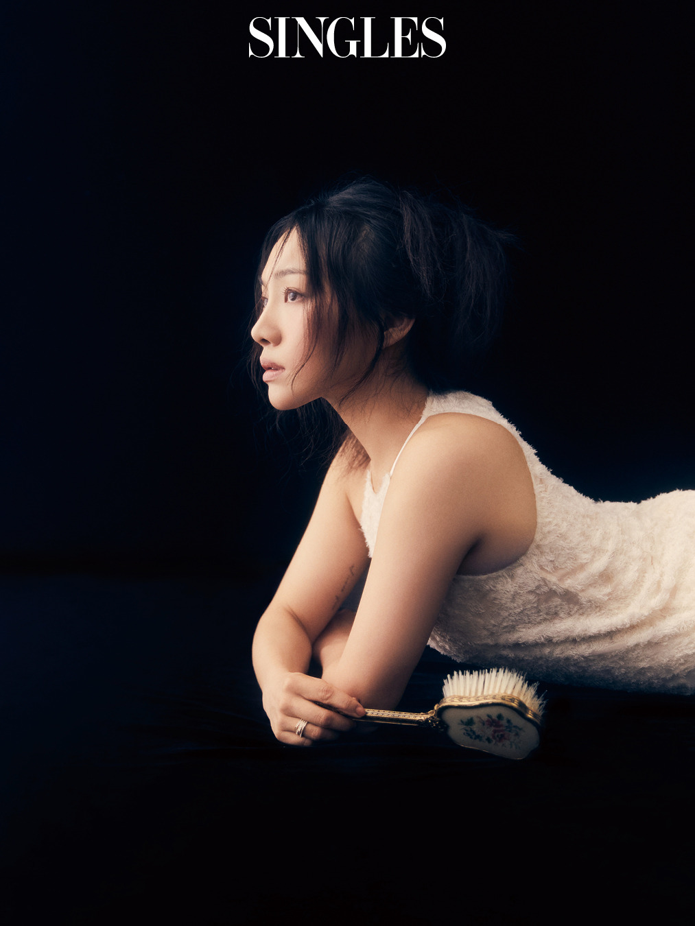 1187941222_[싱글즈 11월호] 최희서 보도자료 이미지 (1).jpg