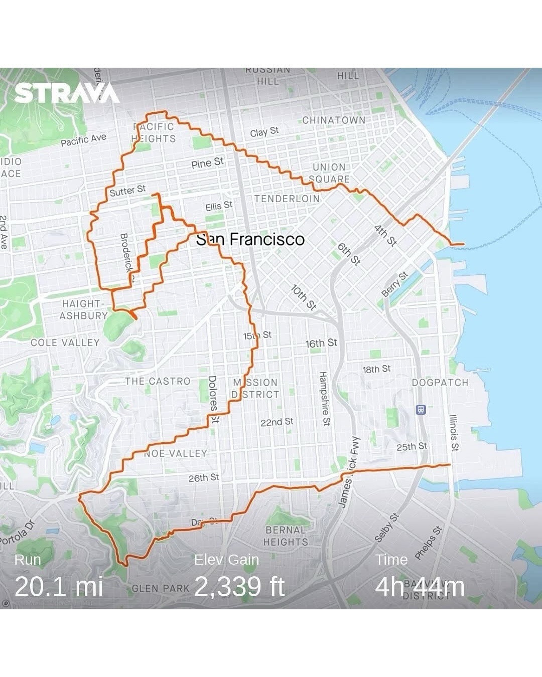 매년 새해 목표 중에 ‘운동’은 빠지지 않고 등장합니다  누구나 쉽게 시작할 수 있는 운동으로는 시간과 장소의 제약이 적은 러닝이 여전히 인기를 끌고 있는데요. 작심삼일러를 위해 러닝에 흥미를 붙여줄 계정을 발견했습니다. 마라토너 겸 스트리트 아티스트 레니 모건은 샌프란시스코 일대를 캔버스 삼아 스트리바 앱의 경로 기록 기능을 활용해 지도 위에 그림을 그립니다  그의 발은 붓 (7).jpg