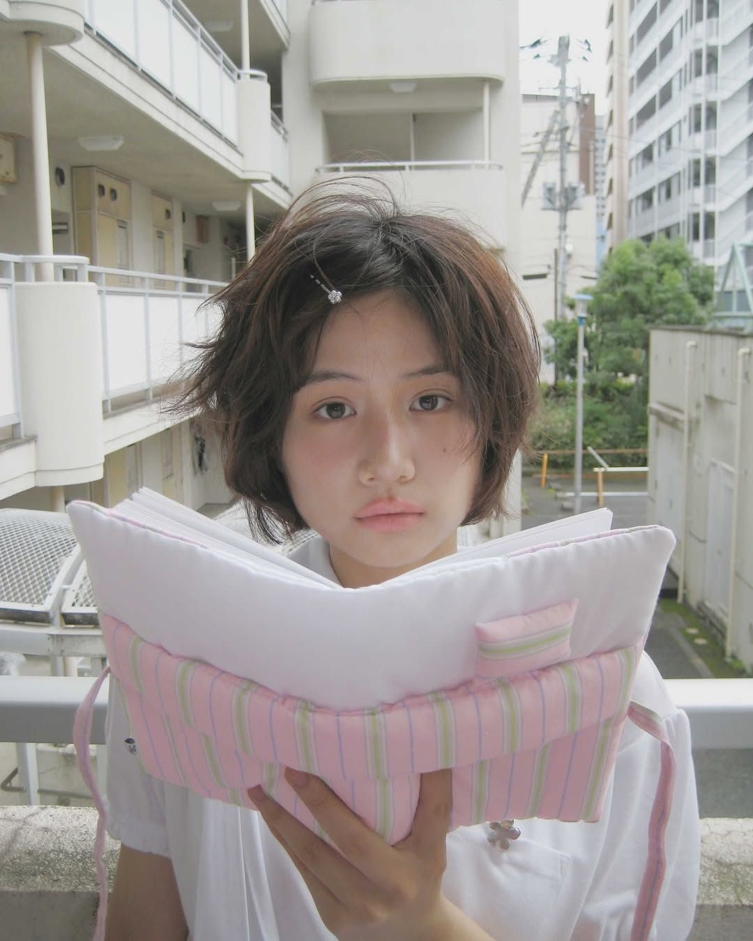 Puffy Bed Book�pony� 현재 재고 소량 남아있으며, 품절 시 재입고가 진행되지 않는 한정수량 상품입니다. 커버 속 노트에 일상을 기록해 보세요�.jpg