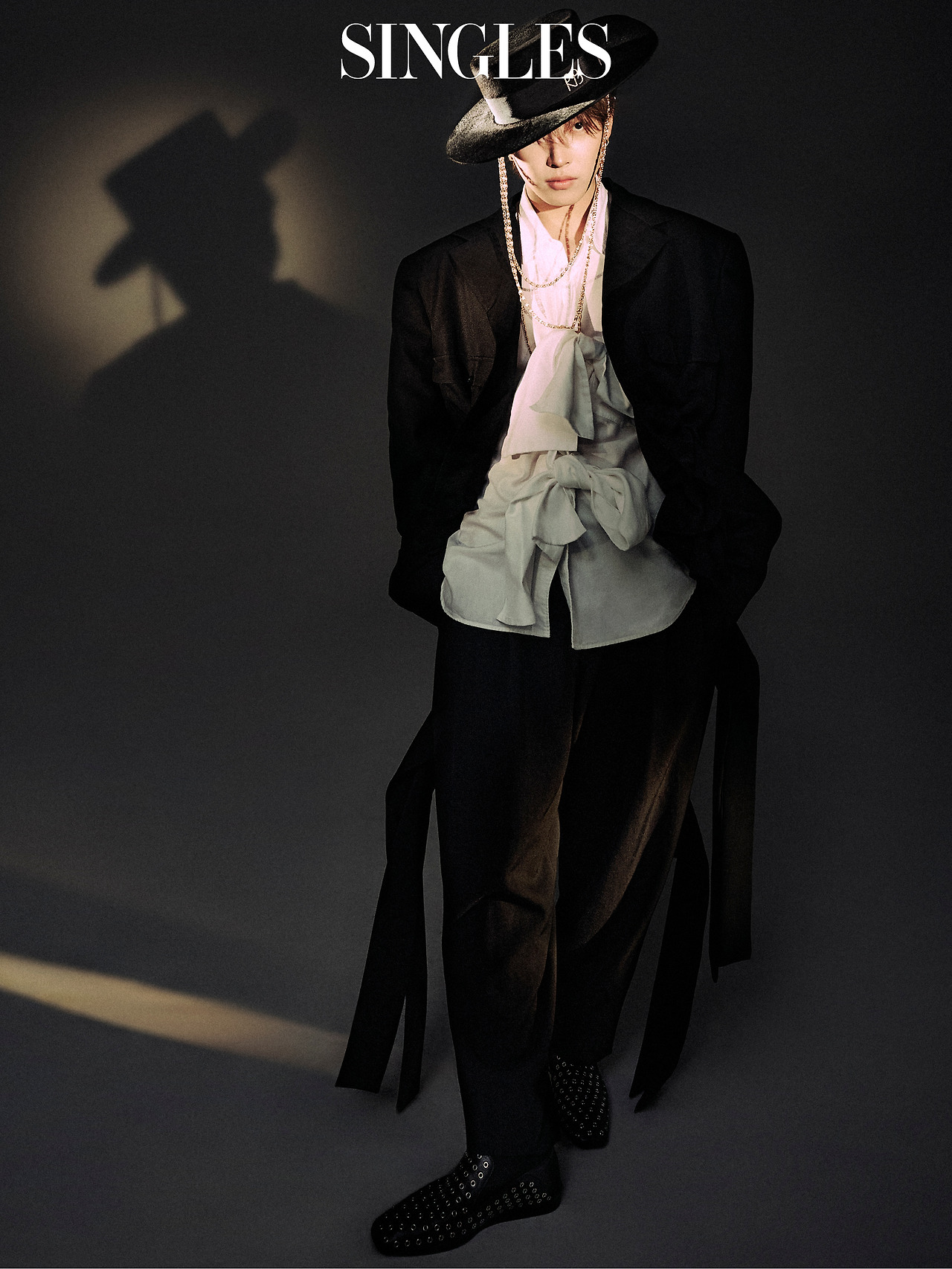 218012244_[싱글즈 12월호] ATEEZ(에이티즈) 홍중_보도자료 2.jpg