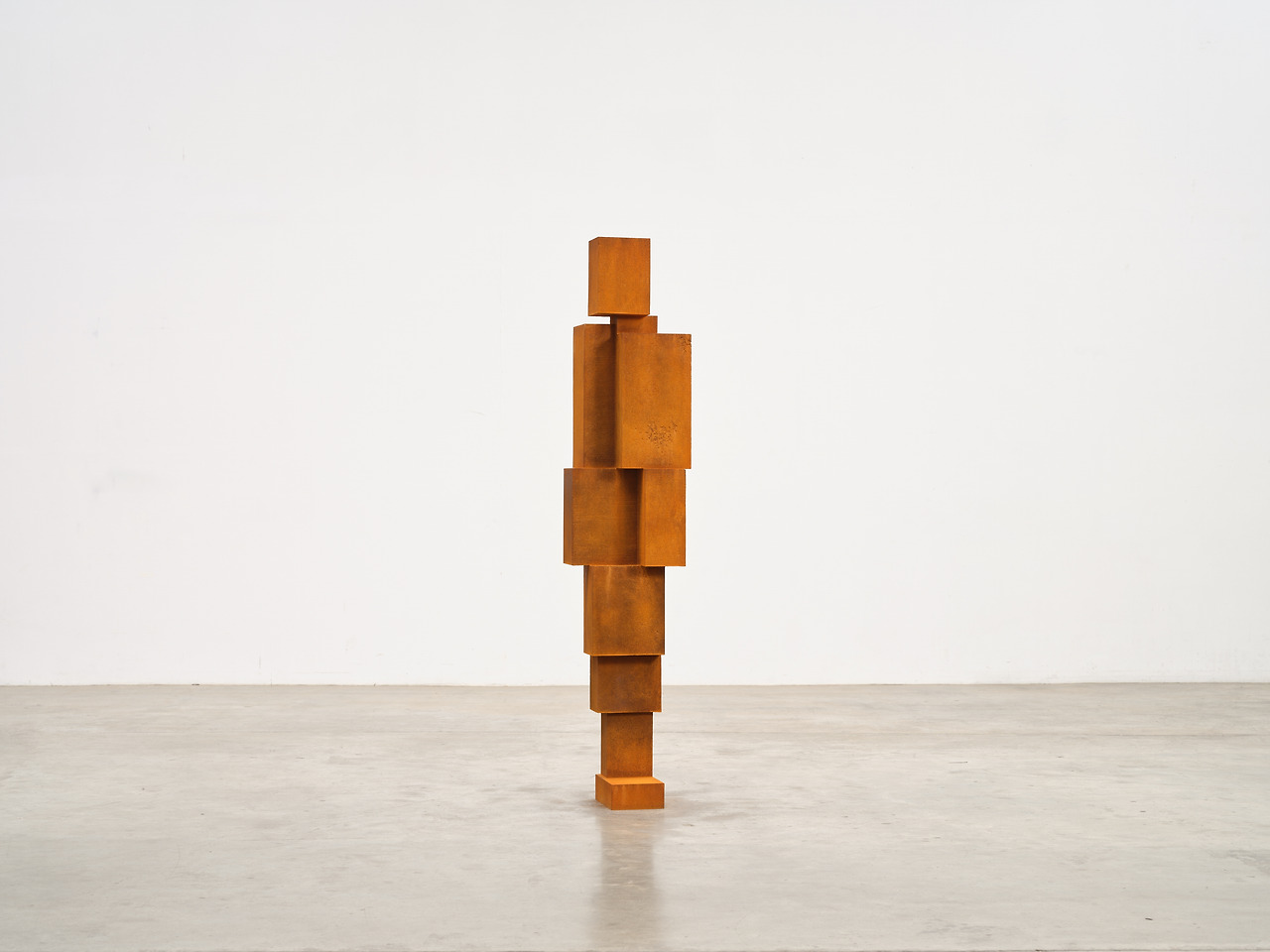 338343948_2. GROUND_ WARD_2024_191.6 x 39.2 x 35.3_Cast iron.jpg