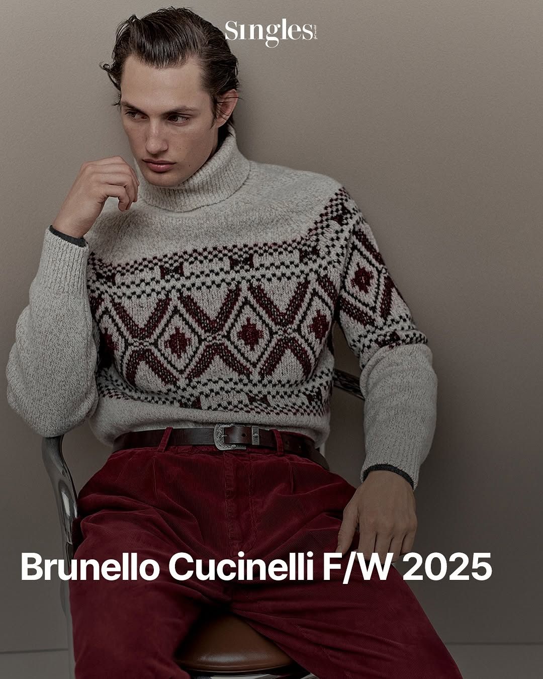 어제 막을 내린 2025 FW 밀라노 멘즈 패션위크 총정리 2탄! 밀라노의 남성복을 대표하는 핵심 브랜드만 골라 소개해드립니다. 자, 따라오세요! ✔아워레가시(@ourlegacy)아워레가시의 이번 컬렉션은 스톡홀름의 사라져가는 과거 담배 가게에서 영감받았다. 과거 담배 가게였던 곳이 세월의 흐름으로 인해 택배 픽업 센터들로 변하는 것에서 착안해, 이번 프레젠테이션 장소를 택 (10).jpg