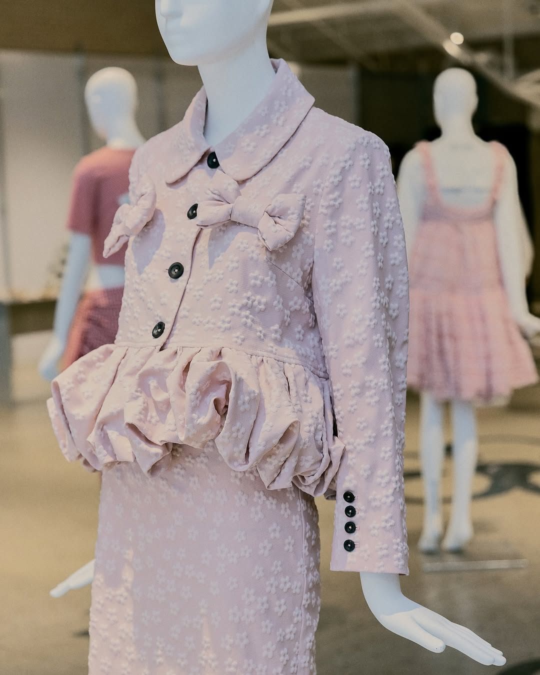 THE GIRL ON THE RUN_4.jpg