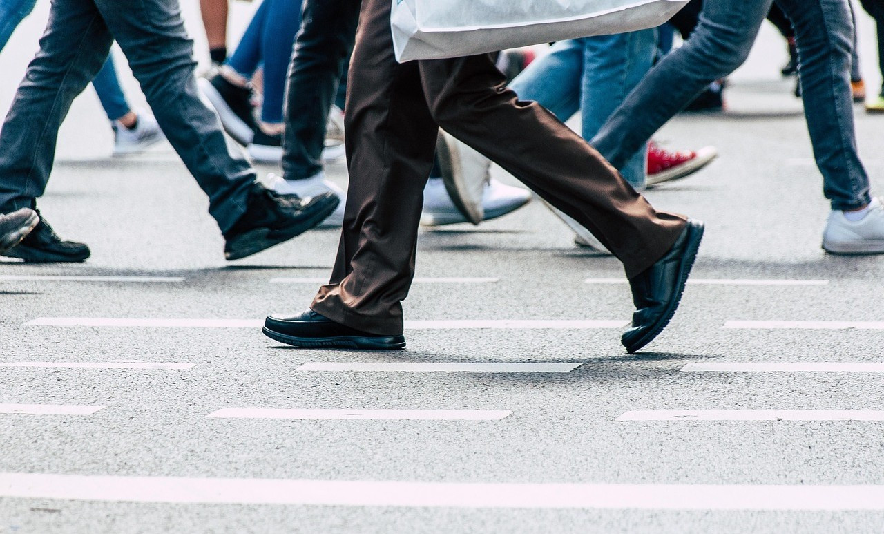 pedestrian-8037900_1280-2.jpg