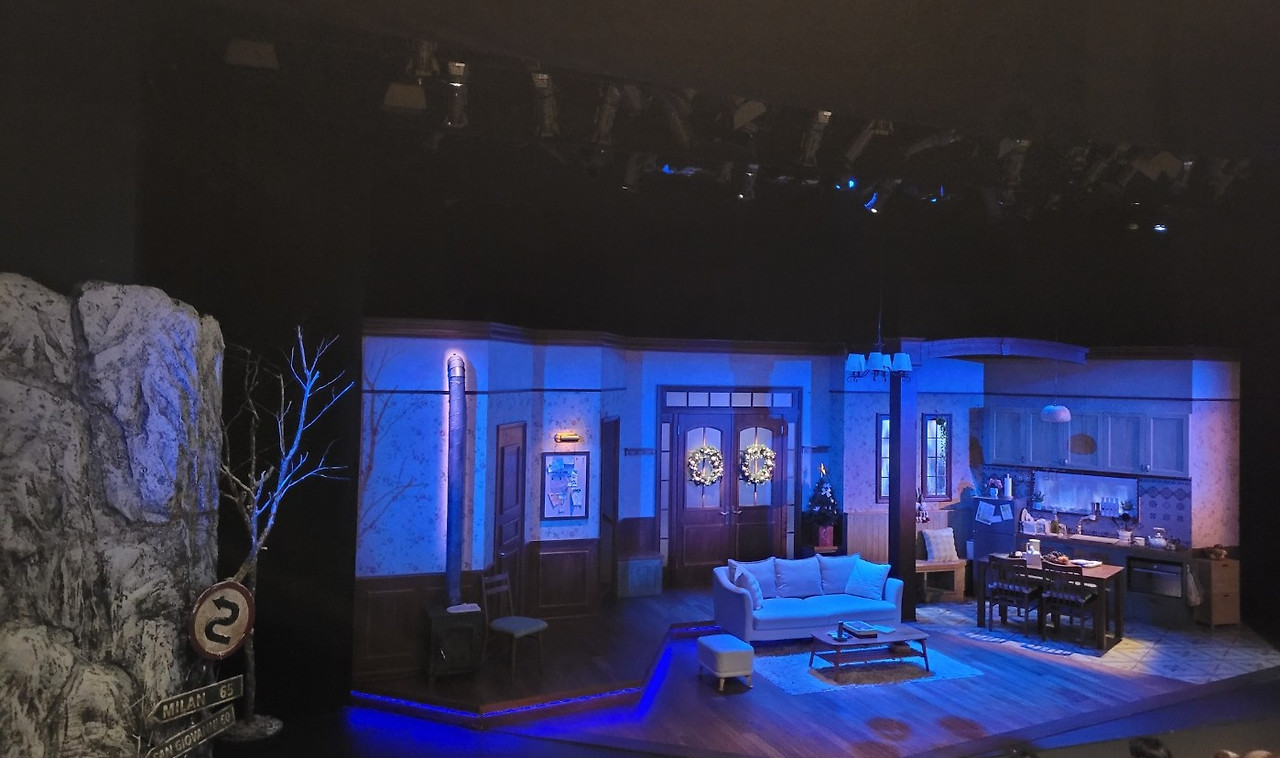 꽃의 비밀 무대.jpg