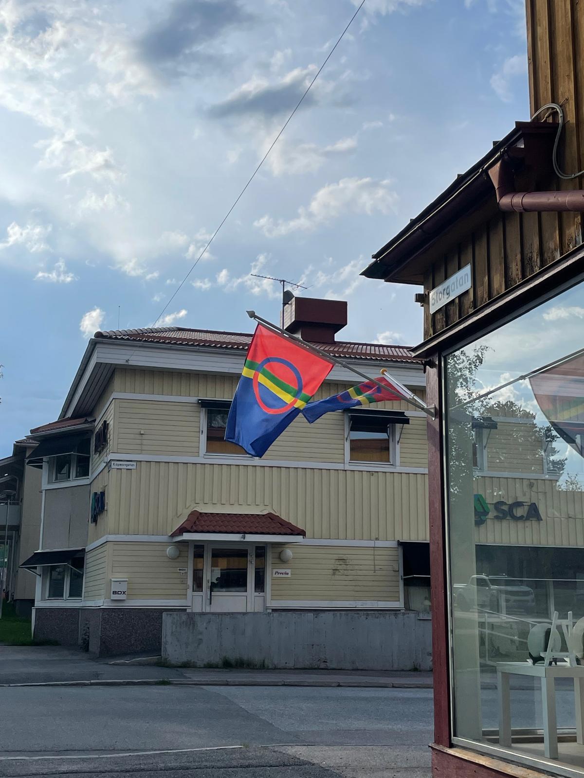 요크목 사미 깃발.jpg