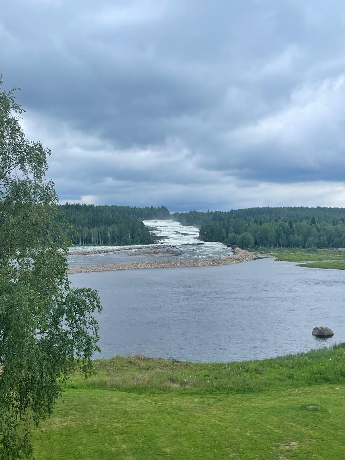 폭포 멀리서.jpg