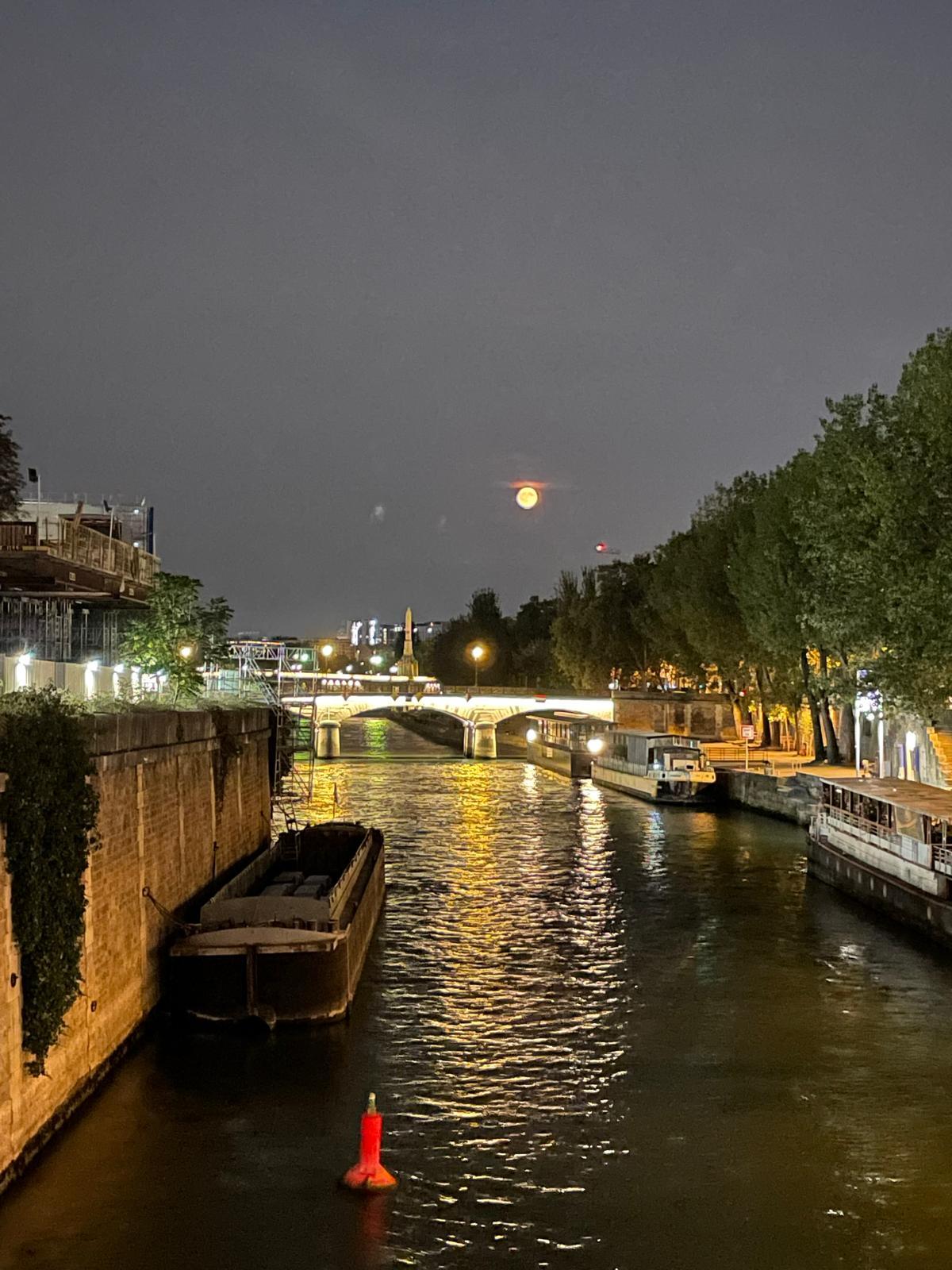 시테섬의 Pont au double.jpg