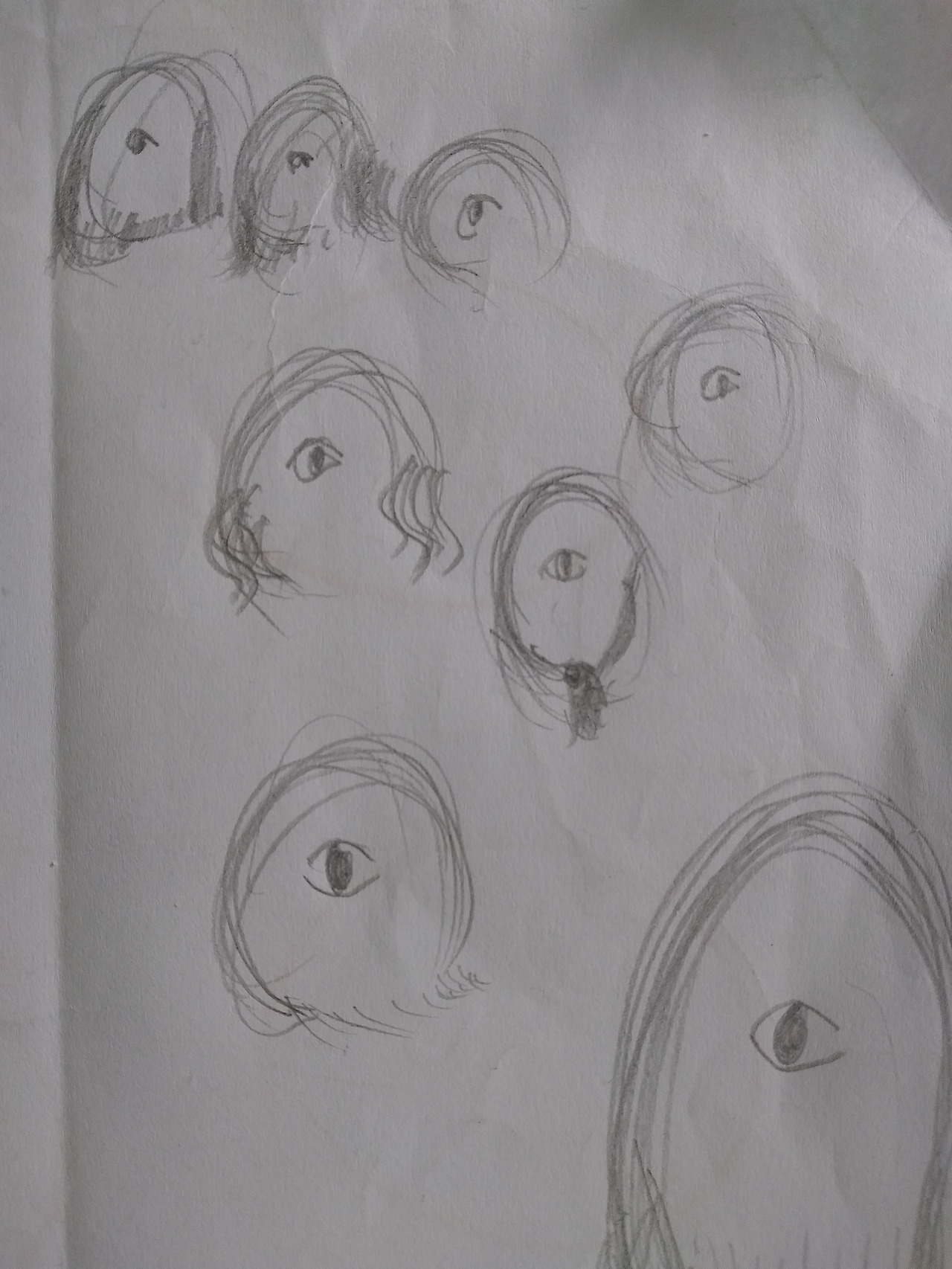 수업시간에 뒷자리에서 본 뒷통수.jpg