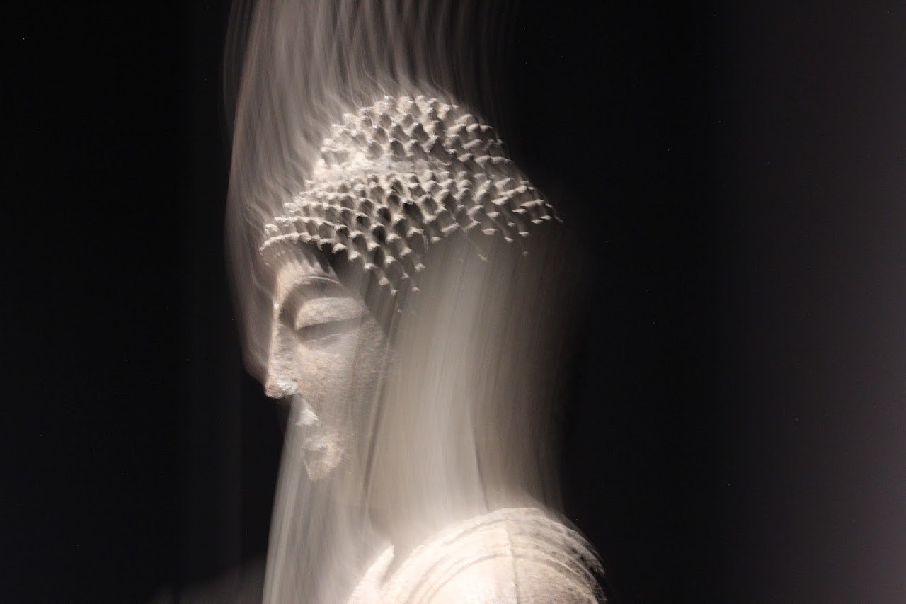 흔드린 손일까 마음일까.jpg