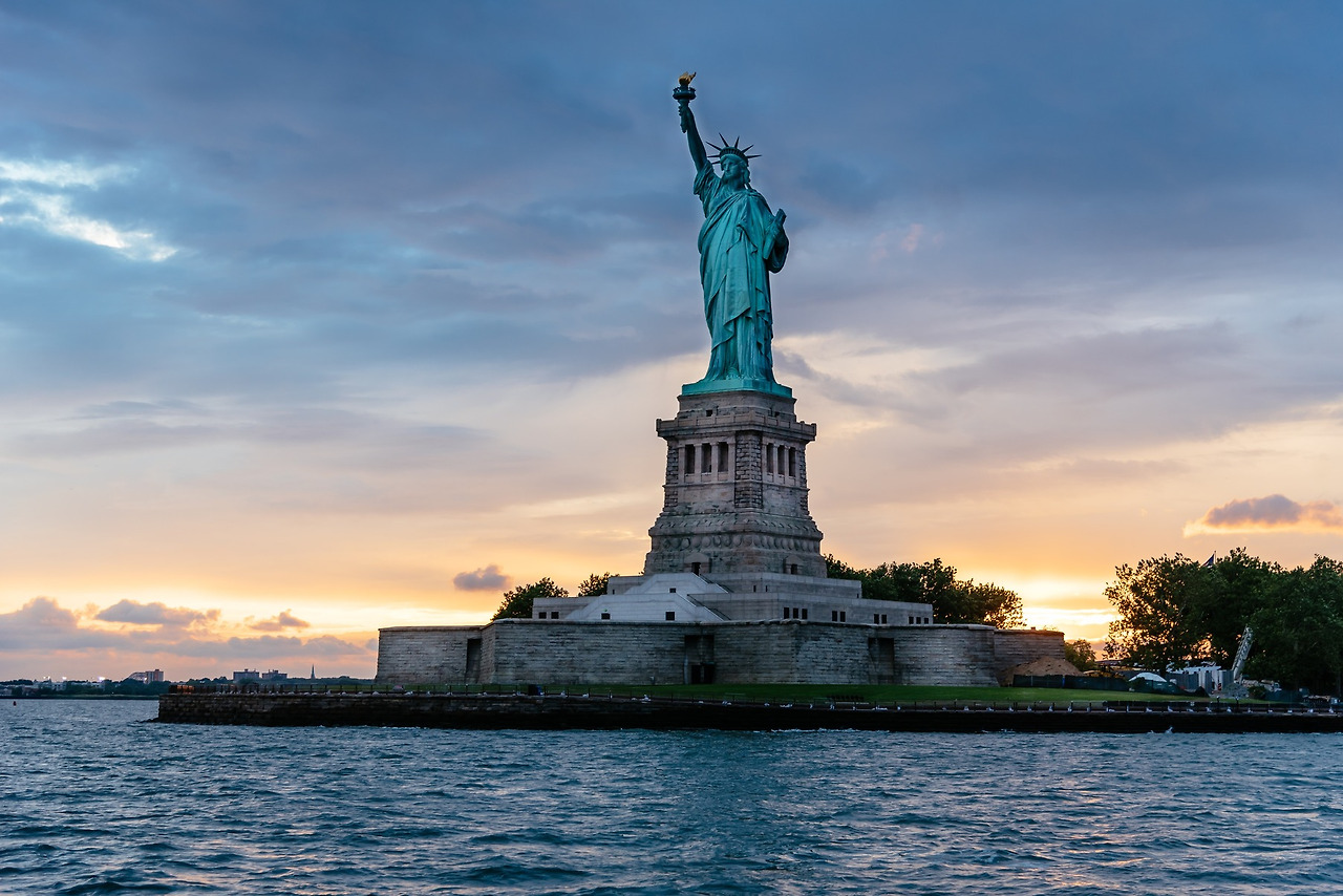 statue-of-liberty-national-monument-at-sunset-new-2022-11-15-07-56-44-utc-1.jpg