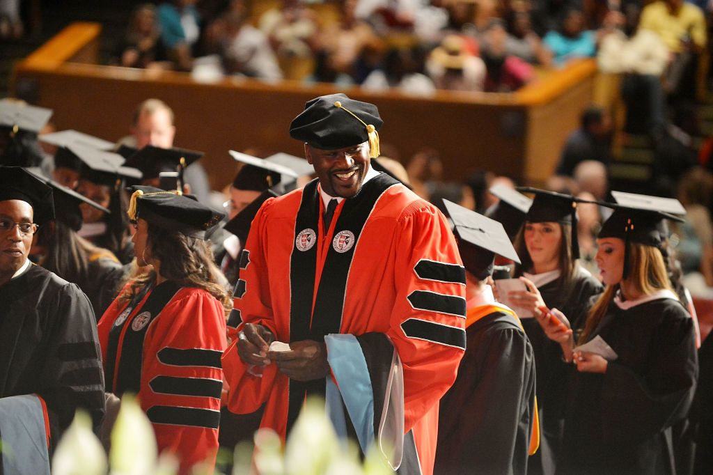 Shaquille-ONeal-receives-PhD-from-Barry-University.jpg