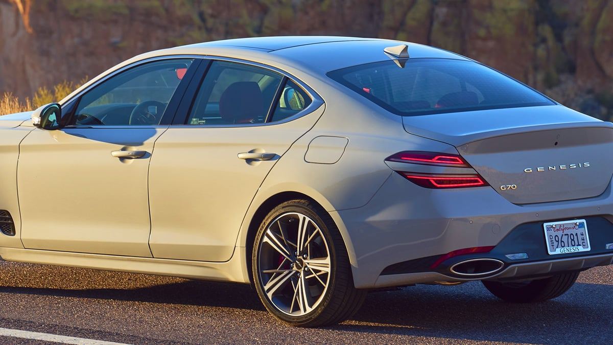 Genesis-G70-second-facelift-is-imminent2.jpg