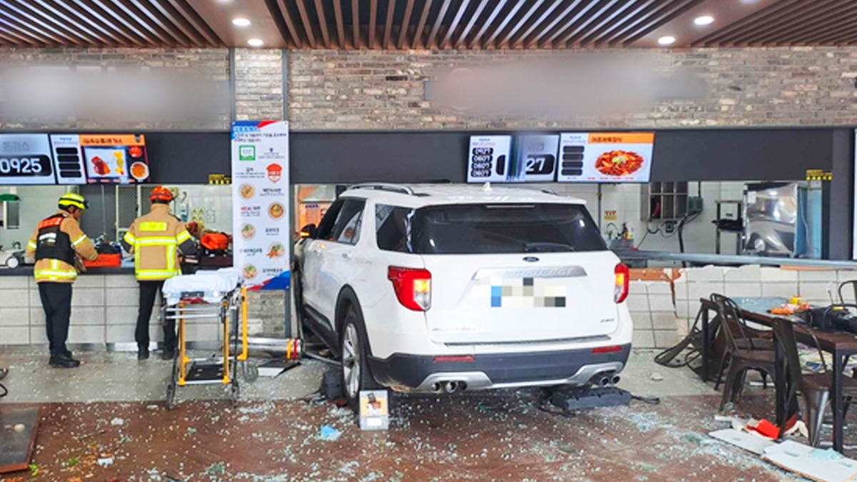 pedal black box4.jpg