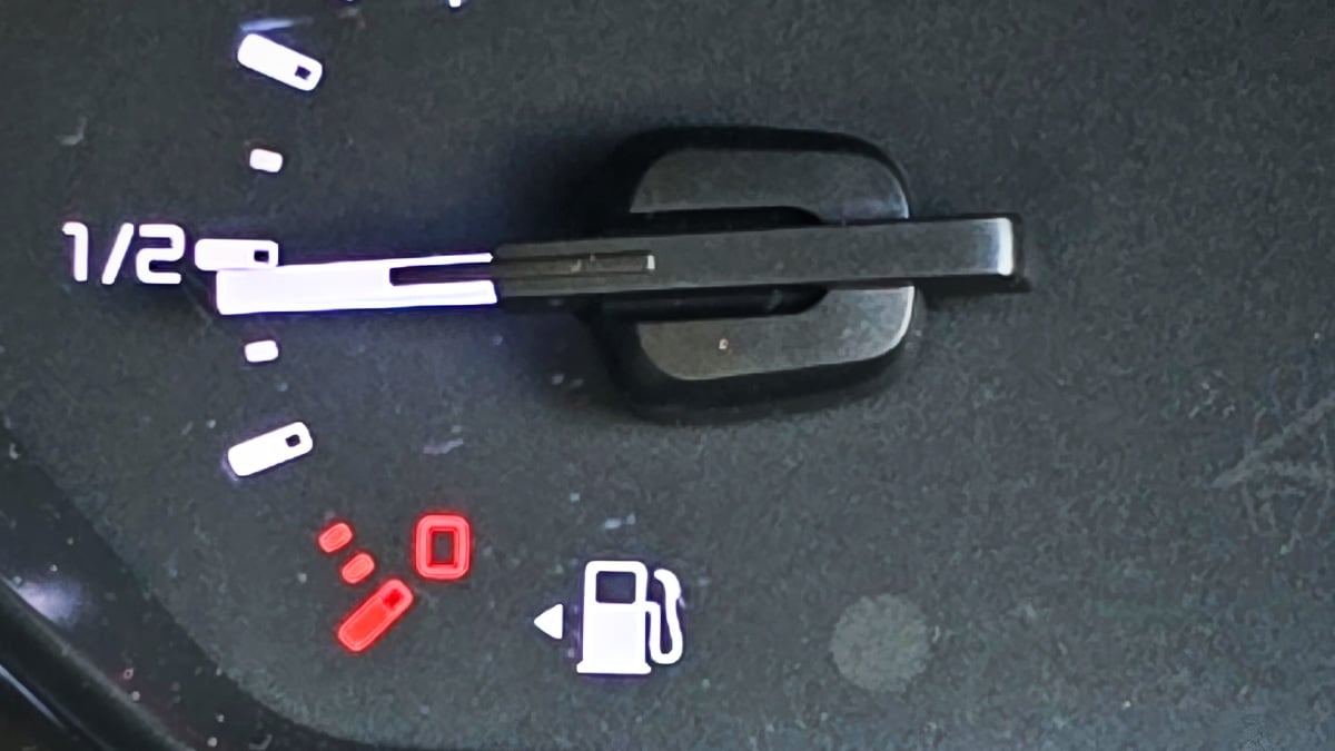 car-fuel-door-direction-check-guide3.jpg