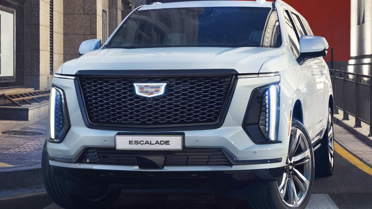 cadillac-lyriq-escalade-january-promotion3.jpg