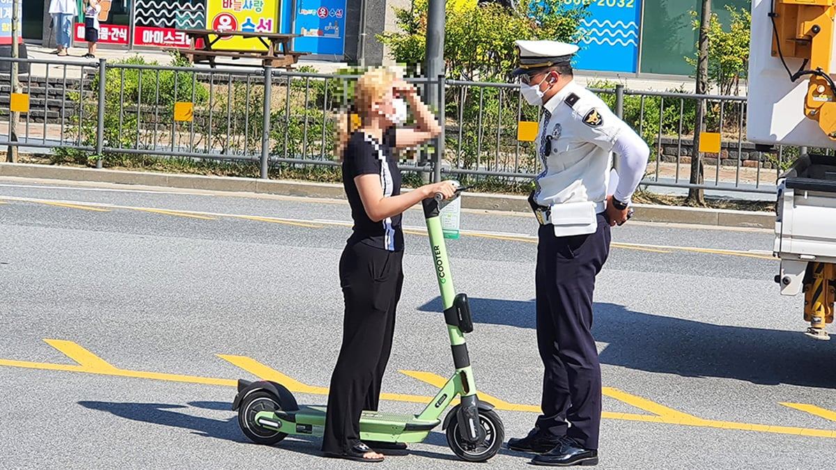 seoul-police-electric-scooter-motorcycle-crackdown-1.jpg