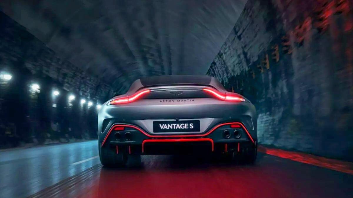 Aston-Martin-Vantage-S-revealed1.jpg